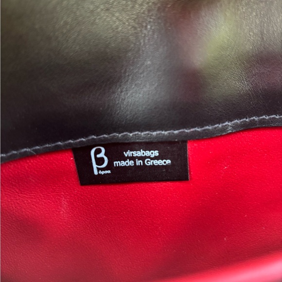 Elegant Black Quilted Handbag - Picture 6 of 8